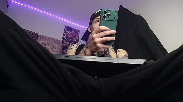 Snapshot of Anhony_Muscle chatting on February 16, 2026, 7:45 pm Anhony Muscle online show from February 16, 2026, 7:45 pm