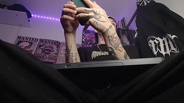 Snapshot of Anhony_Muscle chatting on February 19, 2026, 7:11 pm Anhony Muscle online show from February 19, 2026, 7:11 pm