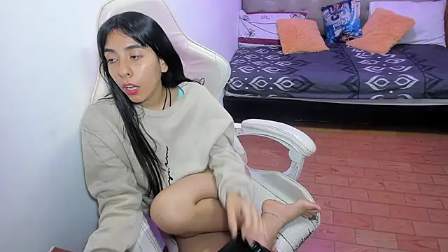 chiquita lover  online show from April 14, 2026, 6:46 pm