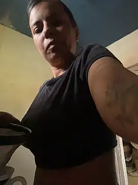 cinthia2011 online show from February 23, 2026, 6:30 pm