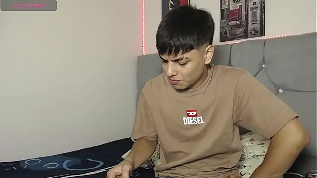 Loganjhonson19 online show from January 11, 2026, 4:08 am