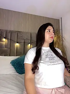 Snapshot of MiiaGreys chatting on February 4, 2026, 8:15 pm MiiaGreys online show from February 4, 2026, 8:15 pm