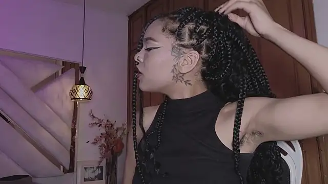 mia gatesvg online show from March 1, 2026, 3:28 am