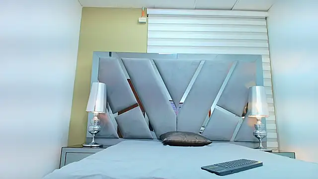 Atenea sexxx online show from April 2, 2026, 3:57 am