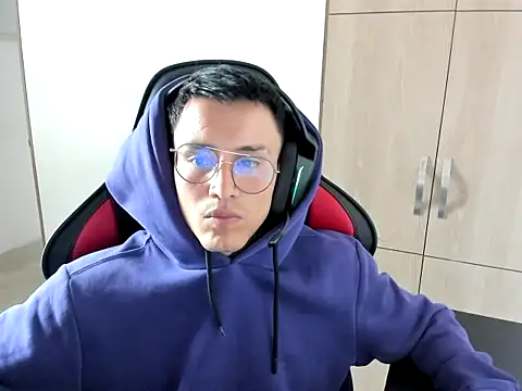 Chrissblack online show from March 28, 2026, 10:33 pm