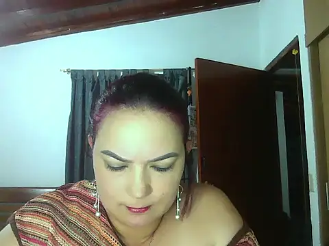 Snapshot of Roja_tentacion chatting on June 1, 2026, 1:17 am Roja tentacion online show from June 1, 2026, 1:17 am