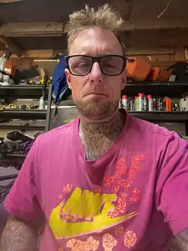 WIDBIGWHITECOCK online show from July 28, 2026, 3:58 am