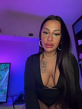 sweetxlayla online show from April 12, 2026, 6:16 am