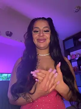 sweetxlayla online show from April 13, 2026, 6:56 pm