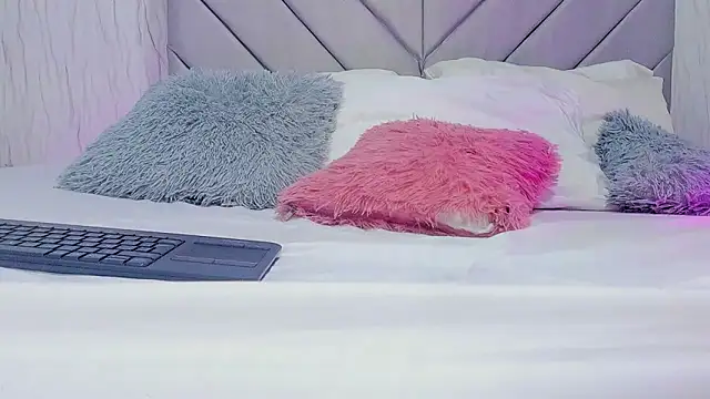 Snapshot of Kristy_Montess chatting on January 13, 2026, 11:14 am Kristy Montess online show from January 13, 2026, 11:14 am