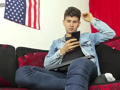 Snapshot of camilo_model chatting on January 14, 2026, 5:11 am camilo model online show from January 14, 2026, 5:11 am