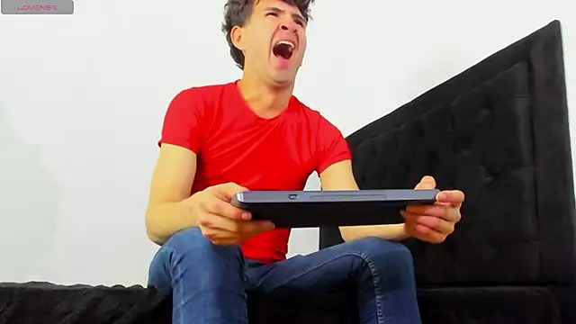 Snapshot of camilo_model chatting on March 12, 2026, 2:17 am camilo model online show from March 12, 2026, 2:17 am