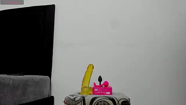 Snapshot of camilo_model chatting on March 8, 2026, 5:44 am camilo model online show from March 8, 2026, 5:44 am