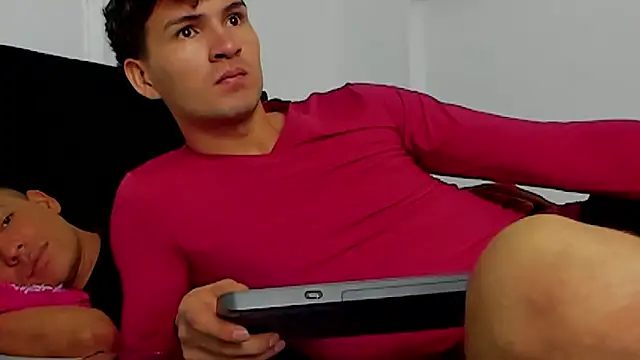 camilo model online show from May 13, 2026, 12:28 am