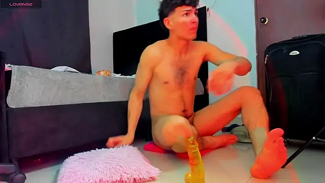 Snapshot of camilo_model chatting on March 29, 2026, 4:03 am camilo model online show from March 29, 2026, 4:03 am