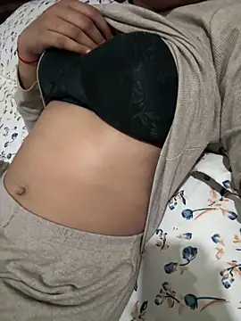 hyualll online show from February 6, 2026, 2:02 pm