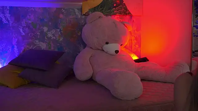 Ava Solis online show from May 25, 2026, 7:56 pm