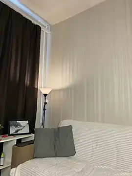 SkylineBliss online show from March 13, 2026, 9:25 am