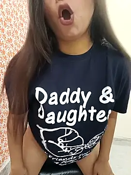 Hot Twinkle online show from April 11, 2026, 8:29 am