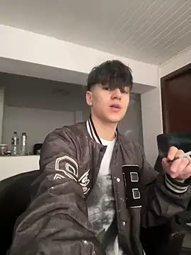 ravenryx online show from April 2, 2026, 2:13 pm