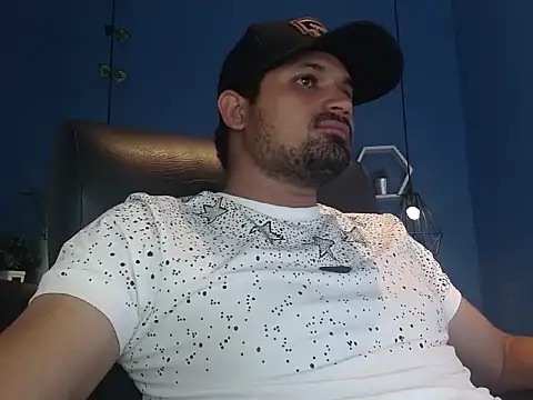 kartherpenerico23 online show from January 5, 2026, 10:57 pm