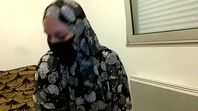 Snapshot of MuslimSexyHot chatting on January 15, 2026, 8:01 pm MuslimSexyHot online show from January 15, 2026, 8:01 pm