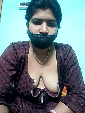 Monisha9876 online show from January 18, 2026, 8:23 pm