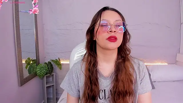 lanna 18  online show from May 12, 2026, 11:49 am