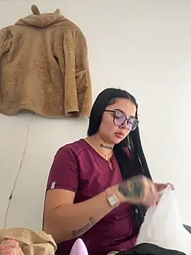 Mia  Bloom online show from January 9, 2026, 2:13 pm