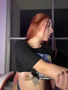 Snapshot of alesziarose_ chatting on April 12, 2026, 12:36 am alesziarose online show from April 12, 2026, 12:36 am