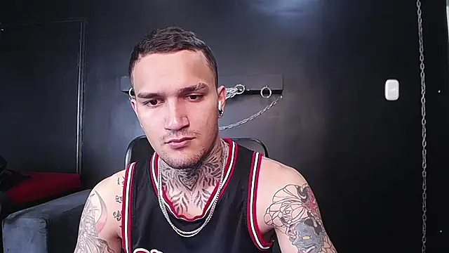 Snapshot of DarkBenito chatting on January 13, 2026, 12:53 pm DarkBenito online show from January 13, 2026, 12:53 pm