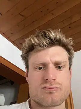 Fitlover1994 online show from January 11, 2026, 8:43 am