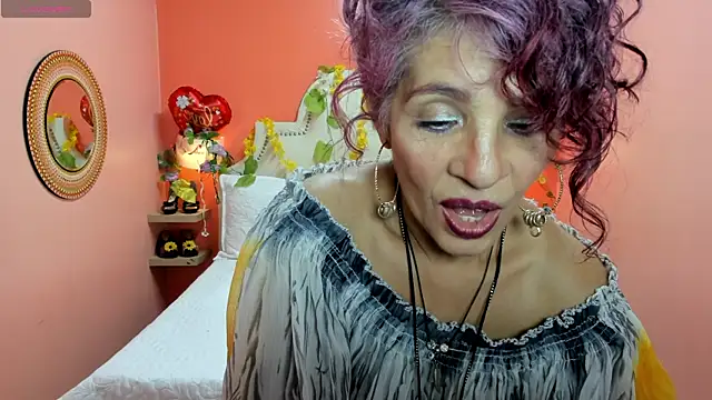 Dalila Najjar  online show from April 6, 2026, 2:40 pm