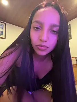 Snapshot of Eve_Ritz chatting on April 7, 2026, 4:36 am Eve Ritz online show from April 7, 2026, 4:36 am