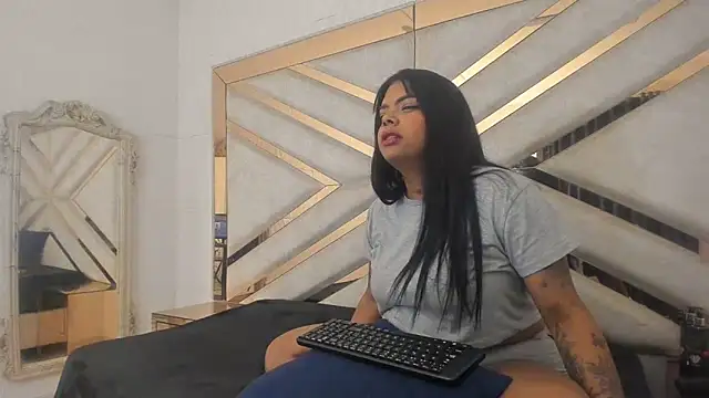 Snapshot of LunaFever69 chatting on March 27, 2026, 3:48 am LunaFever69 online show from March 27, 2026, 3:48 am