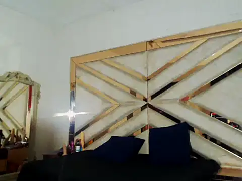 Snapshot of LunaFever69 chatting on April 12, 2026, 3:32 am LunaFever69 online show from April 12, 2026, 3:32 am