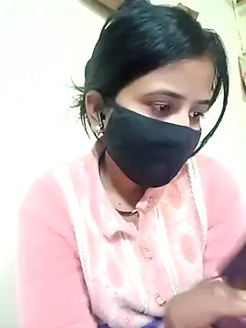 Rennu0082 online show from January 12, 2026, 10:11 am