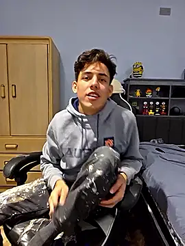 Snapshot of Mralansmith07 chatting on January 7, 2026, 11:21 pm Mralansmith07 online show from January 7, 2026, 11:21 pm