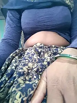 Snapshot of Queen_chayna chatting on February 23, 2026, 1:18 am Queen chayna online show from February 23, 2026, 1:18 am