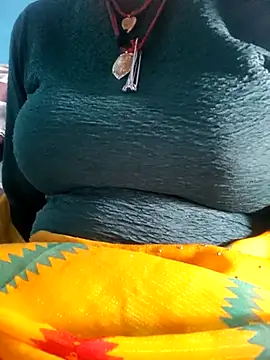 Snapshot of Queen_chayna chatting on April 15, 2026, 3:23 am Queen chayna online show from April 15, 2026, 3:23 am