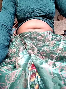 Snapshot of Queen_chayna chatting on February 22, 2026, 1:52 am Queen chayna online show from February 22, 2026, 1:52 am