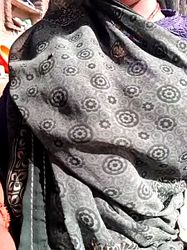 Snapshot of Queen_chayna chatting on April 8, 2026, 4:03 am Queen chayna online show from April 8, 2026, 4:03 am