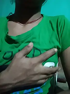 Snapshot of Alisha_beby143 chatting on May 21, 2026, 8:17 pm Alisha beby143 online show from May 21, 2026, 8:17 pm