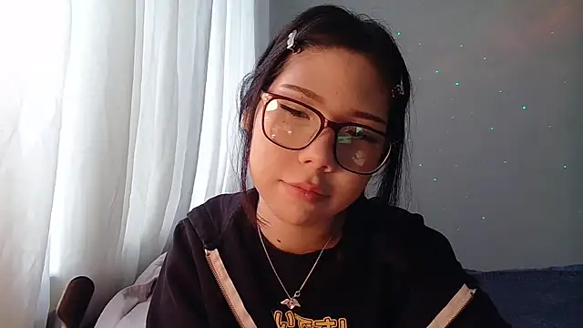 Snapshot of AprilOnilll chatting on January 8, 2026, 7:25 am AprilOnilll online show from January 8, 2026, 7:25 am