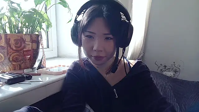 Snapshot of AprilOnilll chatting on January 6, 2026, 7:34 am AprilOnilll online show from January 6, 2026, 7:34 am