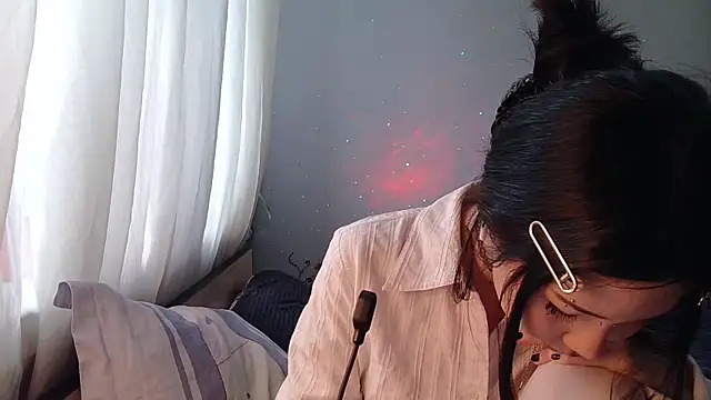 Snapshot of AprilOnilll chatting on January 7, 2026, 7:35 am AprilOnilll online show from January 7, 2026, 7:35 am