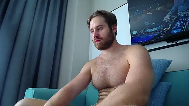 LorenzoLux online show from May 16, 2026, 5:39 am