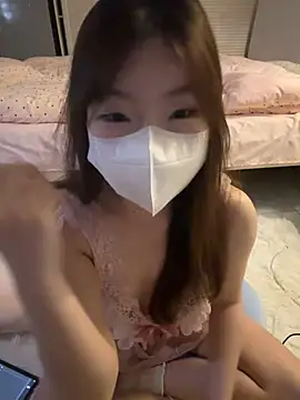  xiaoxinxin  online show from May 21, 2026, 4:04 pm