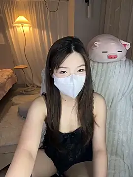 xiaoxinxin  online show from May 12, 2026, 1:17 pm
