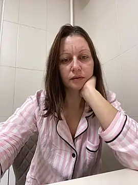 Titana999 online show from February 3, 2026, 9:42 pm